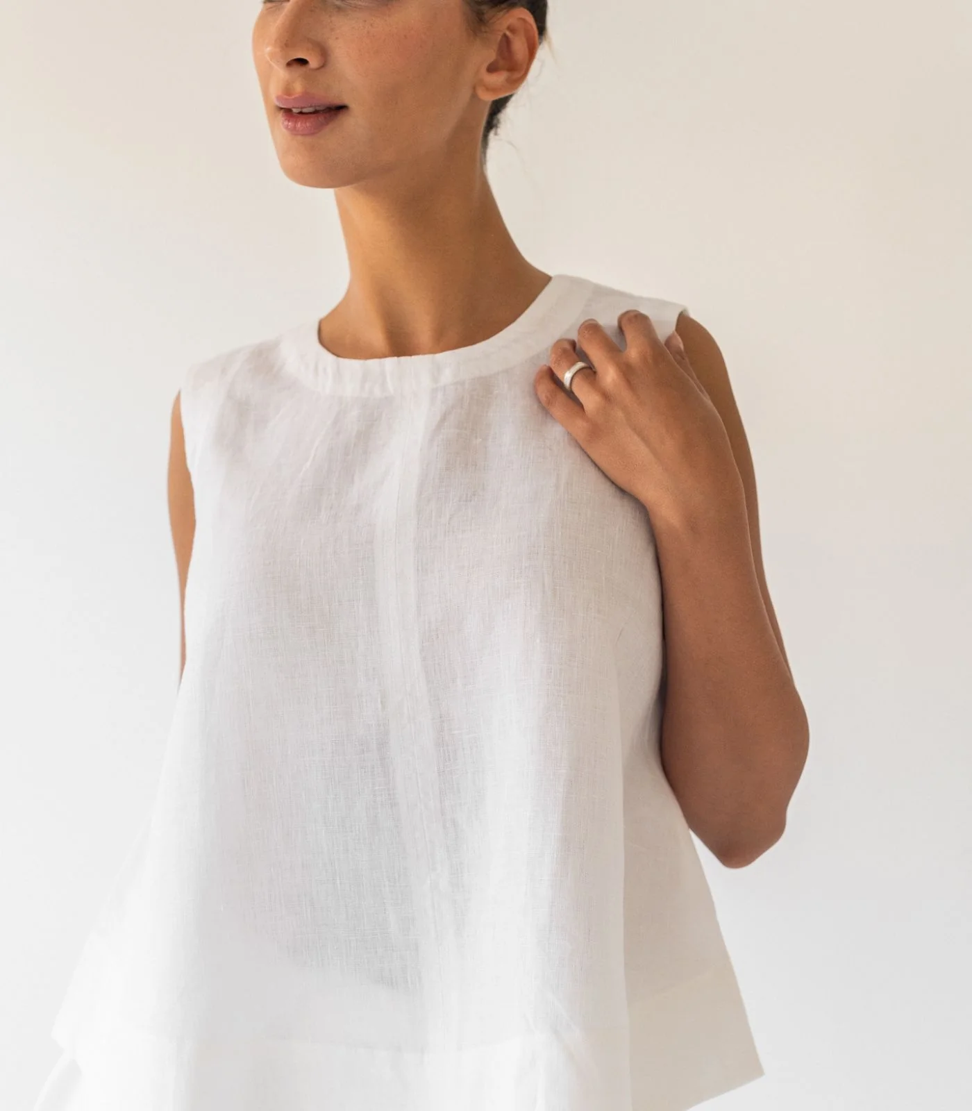 Organic Linen Sleeveless Lounge Shirt - Image 32