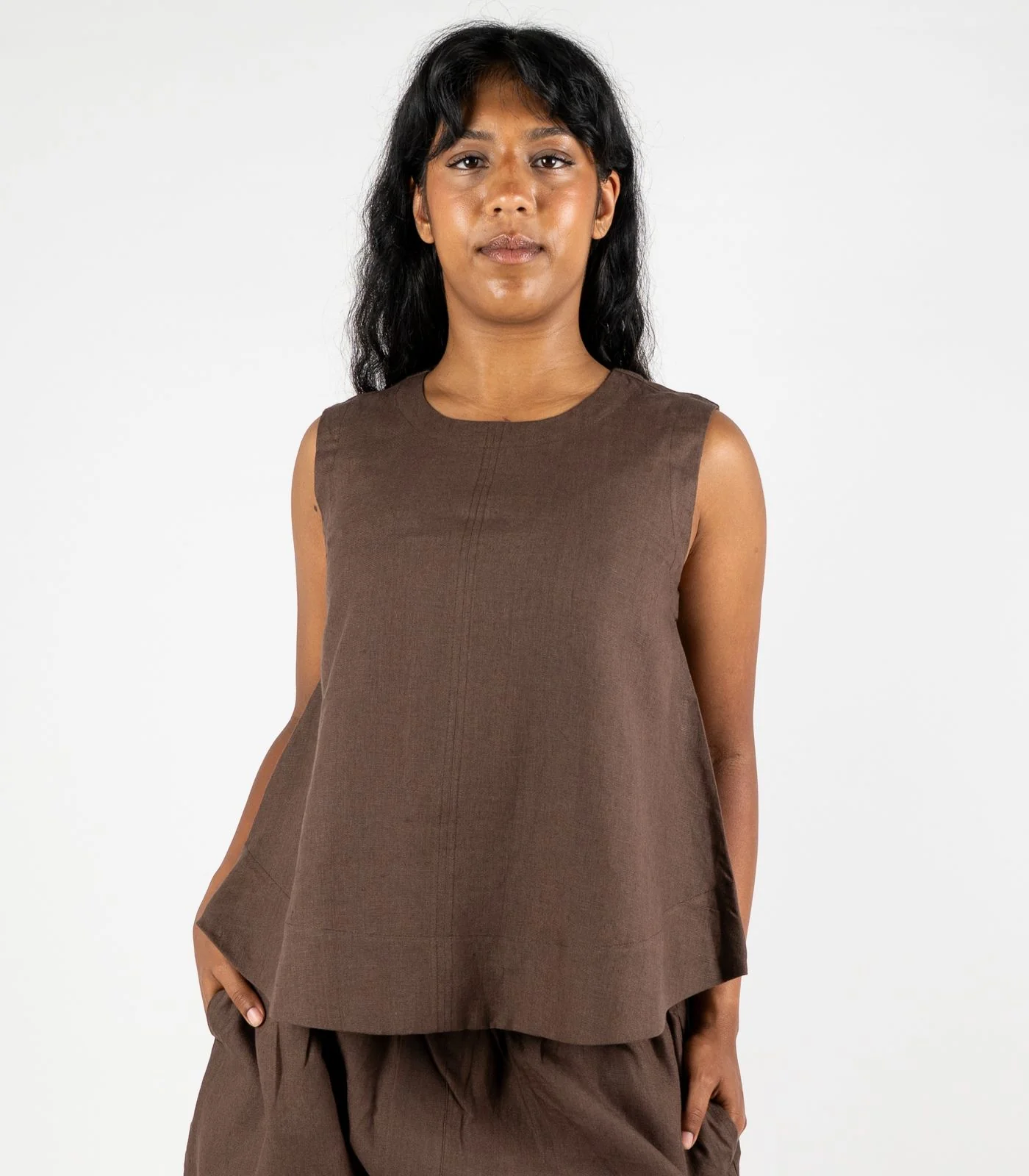 Organic Linen Sleeveless Lounge Shirt - Image 39