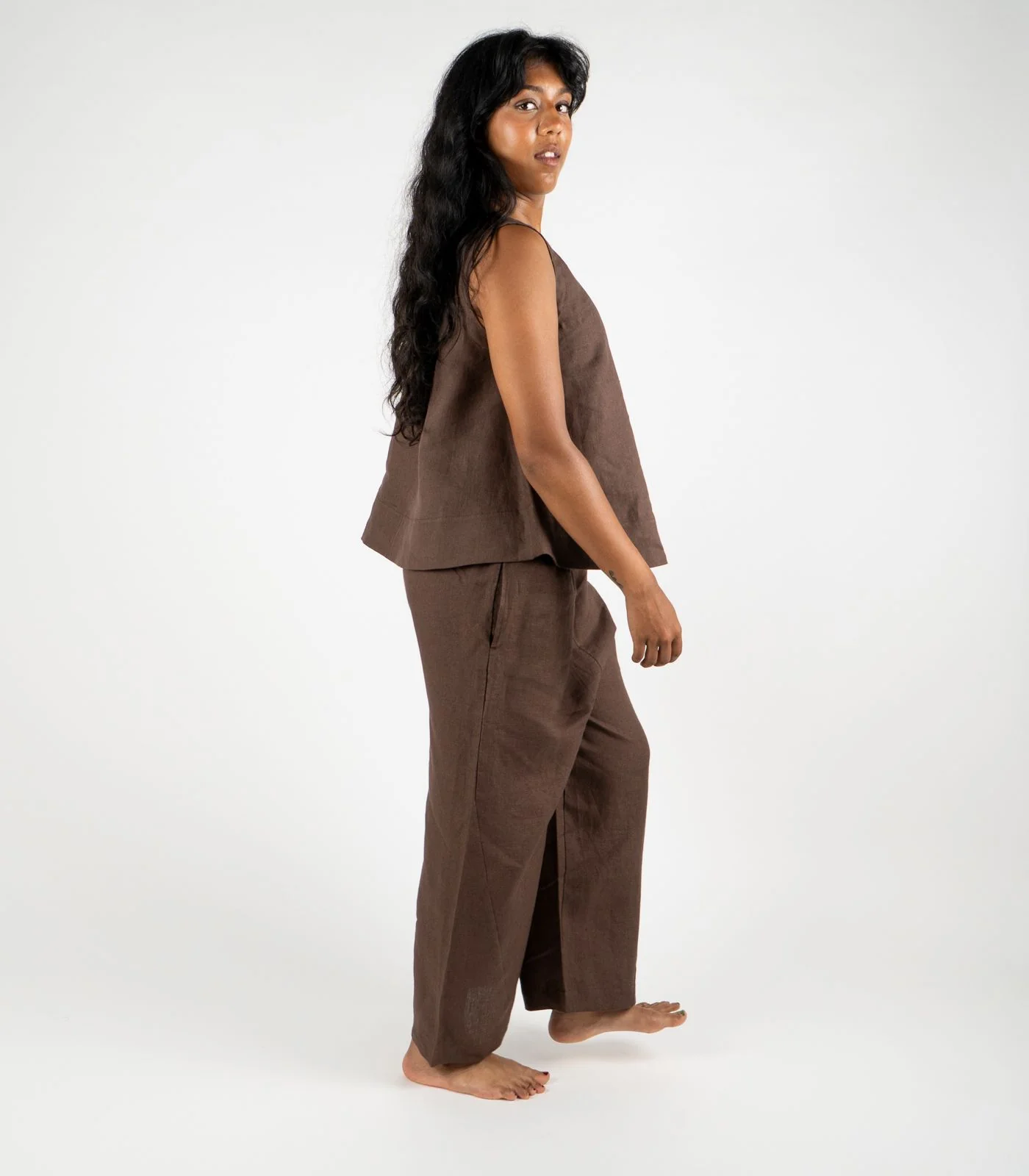 Organic Linen Sleeveless Lounge Shirt - Image 43