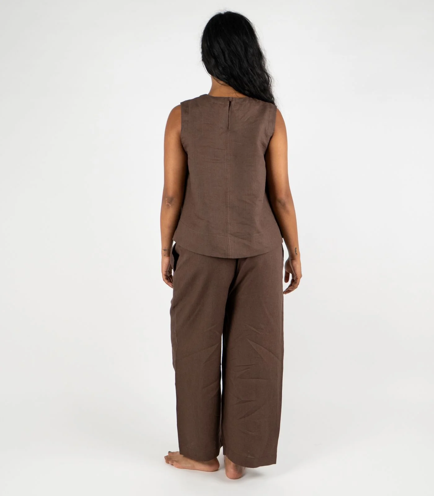 Organic Linen Sleeveless Lounge Shirt - Image 48