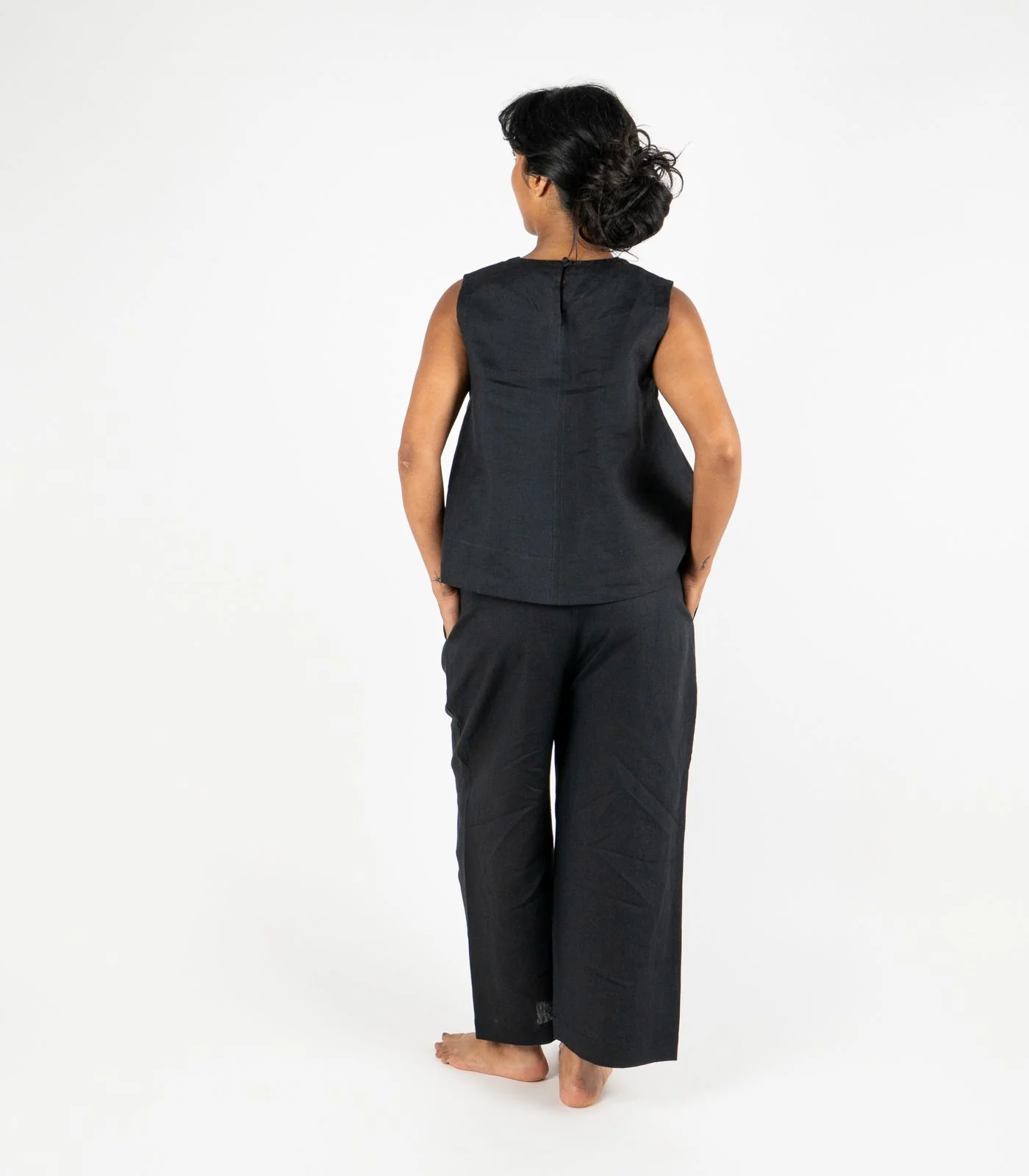 Organic Linen Sleeveless Lounge Shirt - Image 9